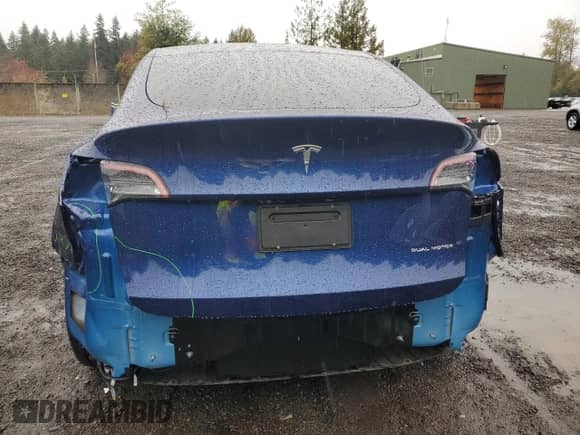 2024 Tesla Model Y Long Range with VIN 7SAYGDEE4RF986774, listed as a Copart auction lot 89833295 with 3,503 mi miles and Salvage title. Bid and sale history available at DreamBid. Image 6.