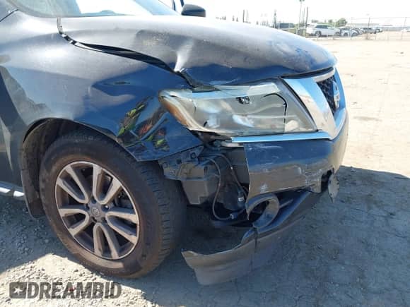 2016 Nissan Pathfinder S z VIN 5N1AR2MN9GC622533, wystawiony jako IAAI lot #42235750 z przebiegiem 170 476 mil mil oraz . Historia ofert i sprzedaży dostępna na DreamBid. Obrazek 6.