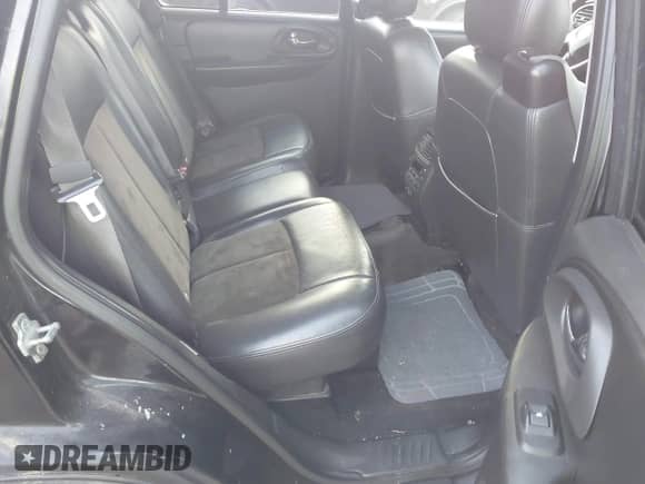 2007 Chevrolet TrailBlazer SS with VIN 1GNET13H372261827, listed as a IAAI auction lot 42988910 with 235,089 mi miles and . Bid and sale history available at DreamBid. Image 8.
