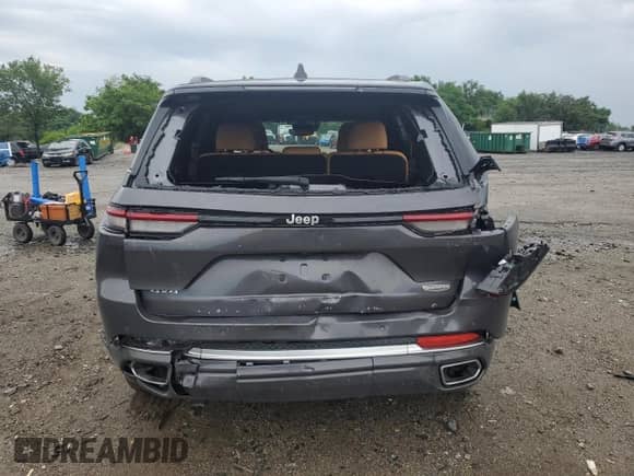 2024 Jeep Grand Cherokee Summit Reserve z VIN 1C4RJHEG2R8584537, wystawiony jako Copart lot #63366245 z przebiegiem 10 246 mil mil oraz Szkoda całkowita • Salvage title. Historia ofert i sprzedaży dostępna na DreamBid. Obrazek 6.