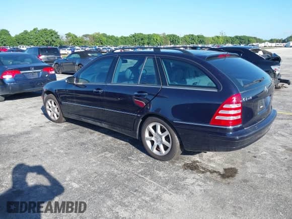 2005 Mercedes-Benz C 240 with VIN WDBRH81JX5F635431, listed as a IAAI auction lot 43364193 with 100,601 mi miles and . Bid and sale history available at DreamBid. Image 3.