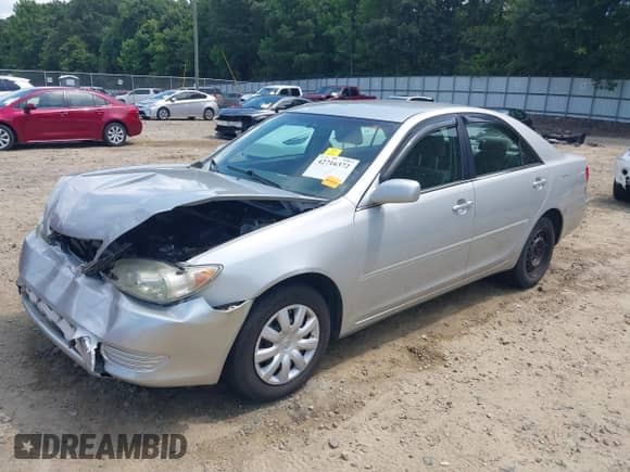 2006 Toyota Camry STD z VIN 4T1BE32K06U681347, wystawiony jako IAAI lot #42716372 z przebiegiem 237 817 mil mil oraz . Historia ofert i sprzedaży dostępna na DreamBid. Obrazek 2.