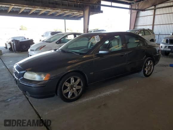 2005 Volvo S60 с VIN YV1RS592952428884, выставлен на аукционе Copart как лот 64216895 с пробегом 118 097 миль миль и Списание • Salvage title. История ставок и продаж доступна на DreamBid. Изображение 1.