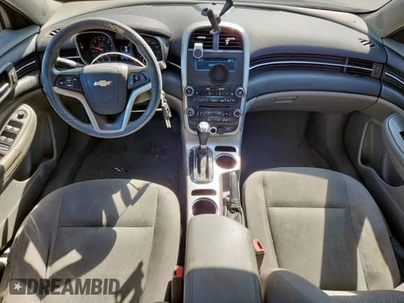 2015 Chevrolet Malibu LS z VIN 1G11B5SL1FF114851, wystawiony jako Copart lot #86207235 z przebiegiem 197 228 mil mil oraz Czysty tytuł • Clean title. Historia ofert i sprzedaży dostępna na DreamBid. Obrazek 8.