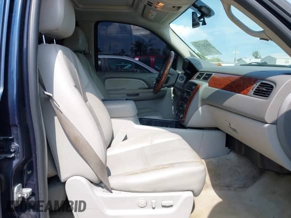 2008 Chevrolet Tahoe LTZ z VIN 1GNFK13058J134134, wystawiony jako IAAI lot #43214724 z przebiegiem 305 744 mil mil oraz . Historia ofert i sprzedaży dostępna na DreamBid. Obrazek 5.