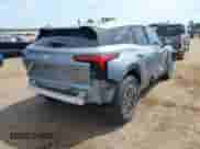 2025 Chevrolet Blazer EV AWD LT z VIN 3GNKDGRJ2SS108141, wystawiony jako IAAI lot #43059584 z przebiegiem 3 436 mil mil oraz . Historia ofert i sprzedaży dostępna na DreamBid. Obrazek 4.