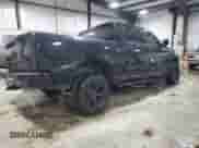 2018 Ram 1500 Tradesman z VIN 1C6RR7KT2JS155532, wystawiony jako Copart lot #58009565 z przebiegiem 82 552 mil mil oraz Szkoda całkowita • Salvage title. Historia ofert i sprzedaży dostępna na DreamBid. Obrazek 3.