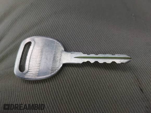 2005 Chevrolet Equinox LT с VIN 2CNDL73F756048851, выставлен на аукционе IAAI как лот 42951439 с пробегом 159 690 миль миль и . История ставок и продаж доступна на DreamBid. Изображение 11.