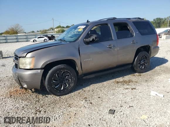 2011 Chevrolet Tahoe LT с VIN 1GNSKBE06BR120639, выставлен на аукционе Copart как лот 84251115 с пробегом 272 346 миль миль и Списание • Salvage title. История ставок и продаж доступна на DreamBid. Изображение 1.
