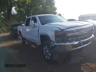 2015 Chevrolet Silverado 2500HD LT с VIN 1GC1KVE8XFF611704, выставлен на аукционе IAAI как лот 42974763 с пробегом 177 000 миль миль и . История ставок и продаж доступна на DreamBid. Изображение 1.
