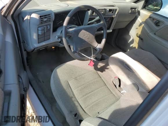 1997 Chevrolet Blazer LS with VIN 1GNCS13W6V2257616, listed as a Copart auction lot 66041074 with 141,046 mi miles and Salvage title. Bid and sale history available at DreamBid. Image 8.