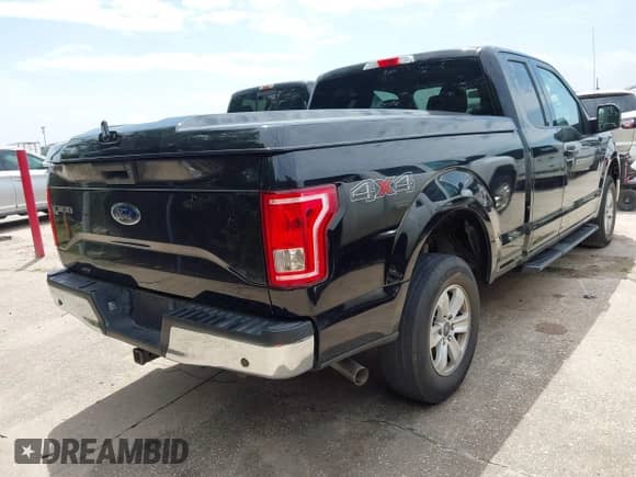 2017 Ford F-150 XL z VIN 1FTFX1EF9HKE25399, wystawiony jako IAAI lot #42422656 z przebiegiem 192 355 mil mil oraz . Historia ofert i sprzedaży dostępna na DreamBid. Obrazek 4.
