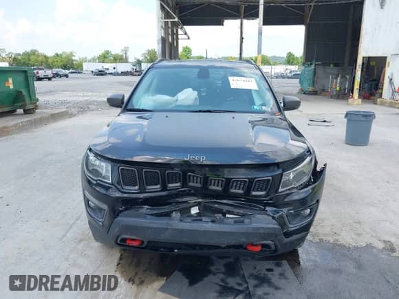 2018 Jeep Compass Trailhawk z VIN 3C4NJDDB1JT451464, wystawiony jako IAAI lot #42674943 z przebiegiem 114 704 mil mil oraz . Historia ofert i sprzedaży dostępna na DreamBid. Obrazek 12.