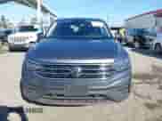 2024 Volkswagen Tiguan SE с VIN 3VVMB7AX5RM085087, выставлен на аукционе IAAI как лот 41320517 с пробегом 19 307 миль миль и . История ставок и продаж доступна на DreamBid. Изображение 12.