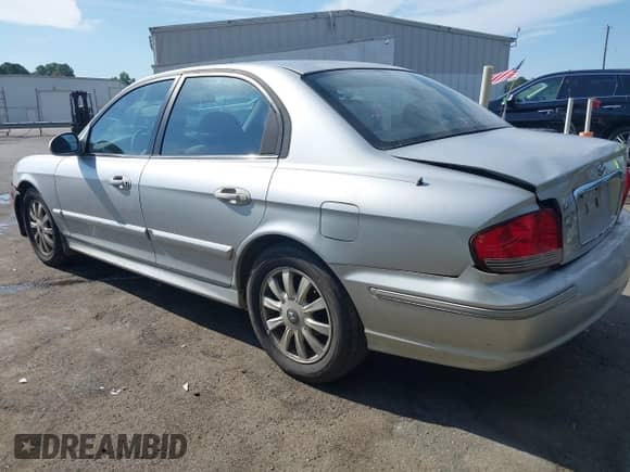 2003 Hyundai Sonata GLS с VIN KMHWF35H23A856144, выставлен на аукционе IAAI как лот 43286422 с пробегом 120 134 миль миль и . История ставок и продаж доступна на DreamBid. Изображение 3.