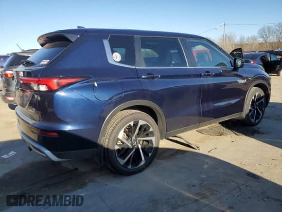 2023 Mitsubishi Outlander SE with VIN JA4T5UA92PZ021032, listed as a Copart auction lot 45210375 with 28,078 mi miles and Salvage title. Bid and sale history available at DreamBid. Image 3.