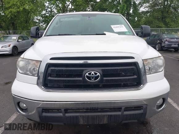 2011 Toyota Tundra с VIN 5TFUY5F18BX180586, выставлен на аукционе IAAI как лот 42495251 с пробегом 102 463 миль миль и . История ставок и продаж доступна на DreamBid. Изображение 12.