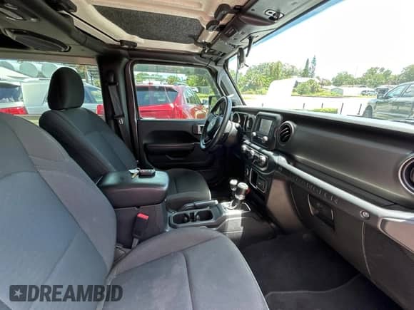 2019 Jeep Wrangler Sport S z VIN 1C4GJXAG6KW538797, wystawiony jako Copart lot #68742305 z przebiegiem 35 905 mil mil oraz Czysty tytuł • Clean title. Historia ofert i sprzedaży dostępna na DreamBid. Obrazek 5.