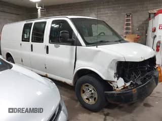 2012 Chevrolet Express Cargo z VIN 1GCWGGBA0C1100411, wystawiony jako IAAI lot #41024219 z przebiegiem 197 251 mil mil oraz . Historia ofert i sprzedaży dostępna na DreamBid. Obrazek 1.