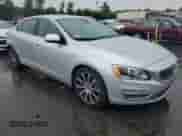 2017 Volvo S60 Inscription Platinum с VIN LYV402TM8HB133454, выставлен на аукционе Copart как лот 63387135 с пробегом 121 798 миль миль и На запчасти • Non repairable. История ставок и продаж доступна на DreamBid. Изображение 4.