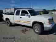 2003 Chevrolet Silverado 2500HD LS with VIN 1GCHC29U33E123116, listed as a Copart auction lot 77034944 with 225,233 mi miles and Salvage title. Bid and sale history available at DreamBid. Image 4.