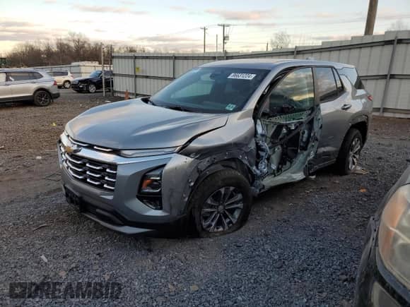 2025 Chevrolet Equinox AWD LT with VIN 3GNAXPEG8SL135464, listed as a Copart auction lot 86631224 with 2,544 mi miles and Salvage title. Bid and sale history available at DreamBid. Image 1.