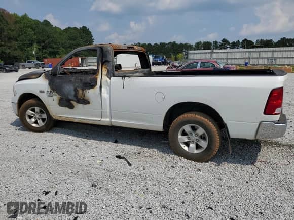 2019 Ram 1500 Tradesman z VIN 3C6JR6DT0KG674611, wystawiony jako Copart lot #62352015 z przebiegiem Nie podano mil oraz Nie do naprawy • Non repairable. Historia ofert i sprzedaży dostępna na DreamBid. Obrazek 2.