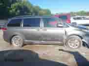 2014 Toyota Sienna XLE с VIN 5TDYK3DC6ES516726, выставлен на аукционе IAAI как лот 43054312 с пробегом 126 485 миль миль и . История ставок и продаж доступна на DreamBid. Изображение 13.