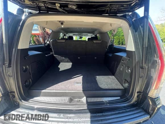 2017 Cadillac Escalade ESV Luxury с VIN 1GYS4HKJ8HR274470, выставлен на аукционе Copart как лот 58011535 с пробегом 211 524 миль миль и Чистый • Clean title. История ставок и продаж доступна на DreamBid. Изображение 8.