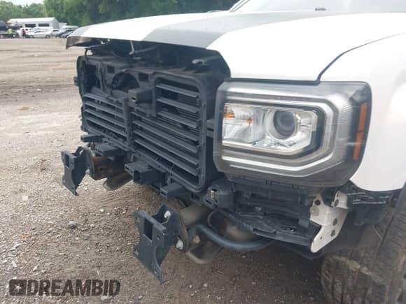 2017 GMC Sierra 1500 with VIN 1GTN1LEH5HZ183860, listed as a IAAI auction lot 42749235 with 201,966 mi miles and . Bid and sale history available at DreamBid. Image 18.