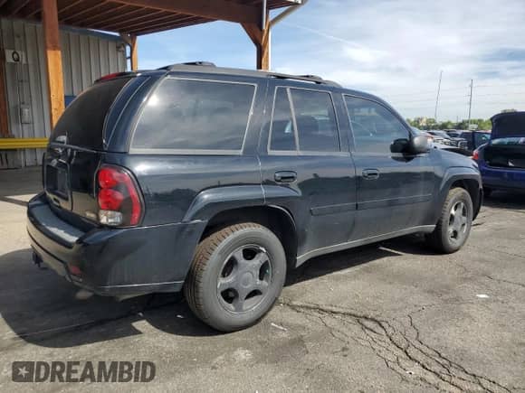 2008 Chevrolet TrailBlazer 1LT с VIN 1GNDT13S082114423, выставлен на аукционе Copart как лот 84407165 с пробегом 184 611 миль миль и На запчасти • Non repairable. История ставок и продаж доступна на DreamBid. Изображение 3.