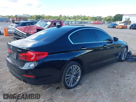 2018 BMW 5 Series 530i с VIN WBAJA5C55JWA37114, выставлен на аукционе IAAI как лот 43304392 с пробегом Не указан миль и . История ставок и продаж доступна на DreamBid. Изображение 4.