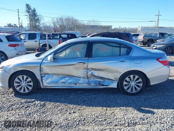 2013 Honda Accord EX-L z VIN 1HGCR2F81DA043856, wystawiony jako IAAI lot #41290919 z przebiegiem 125 875 mil mil oraz . Historia ofert i sprzedaży dostępna na DreamBid. Obrazek 14.