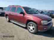 2004 Chevrolet TrailBlazer EXT LS z VIN 1GNET16S246202246, wystawiony jako Copart lot #69301175 z przebiegiem 177 693 mil mil oraz Czysty tytuł • Clean title. Historia ofert i sprzedaży dostępna na DreamBid. Obrazek 4.