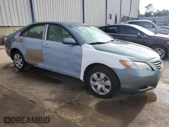 2007 Toyota Camry XLE z VIN 4T1BE46K87U685986, wystawiony jako Copart lot #71818425 z przebiegiem 71 212 mil mil oraz Szkoda całkowita • Salvage title. Historia ofert i sprzedaży dostępna na DreamBid. Obrazek 4.