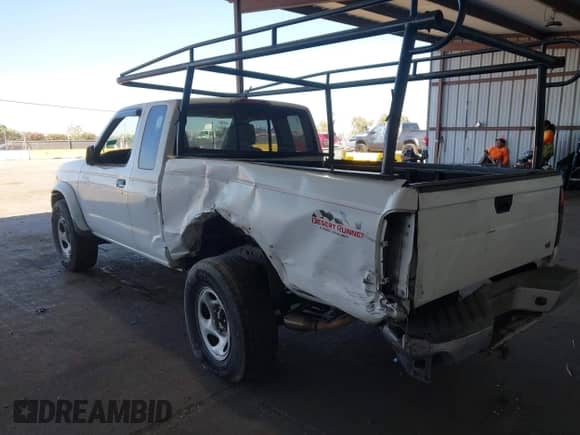 2000 Nissan Frontier XE с VIN 1N6ED26T1YC396275, выставлен на аукционе IAAI как лот 43128370 с пробегом 277 243 миль миль и . История ставок и продаж доступна на DreamBid. Изображение 6.