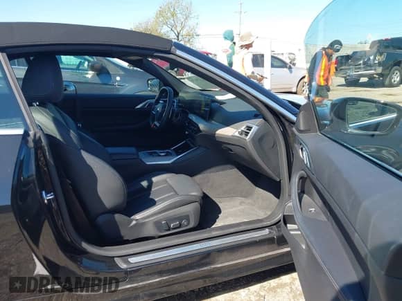 2025 BMW 4 Series 430i with VIN WBA33DB04SCT33955, listed as a IAAI auction lot 43379170 with 16,820 mi miles and . Bid and sale history available at DreamBid. Image 5.