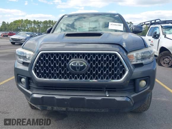 2019 Toyota Tacoma SR5 с VIN 5TFAZ5CN6KX076900, выставлен на аукционе IAAI как лот 43184388 с пробегом 110 382 миль миль и . История ставок и продаж доступна на DreamBid. Изображение 12.