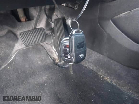 2018 Hyundai Tucson SE with VIN KM8J23A40JU783313, listed as a IAAI auction lot 43278984 with 73,308 mi miles and . Bid and sale history available at DreamBid. Image 11.