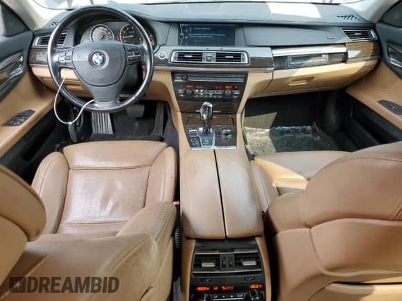 2010 BMW 7 Series 750i xDrive z VIN WBAKC6C51ACL67738, wystawiony jako Copart lot #57118295 z przebiegiem 124 911 mil mil oraz Szkoda całkowita • Salvage title. Historia ofert i sprzedaży dostępna na DreamBid. Obrazek 8.