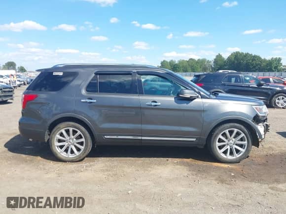 2017 Ford Explorer Limited z VIN 1FM5K7F87HGC69830, wystawiony jako IAAI lot #43295233 z przebiegiem 189 887 mil mil oraz . Historia ofert i sprzedaży dostępna na DreamBid. Obrazek 14.