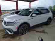 2022 Volkswagen Tiguan S с VIN 3VV1B7AX6NM070790, выставлен на аукционе IAAI как лот 42641828 с пробегом 38 713 миль миль и . История ставок и продаж доступна на DreamBid. Изображение 18.