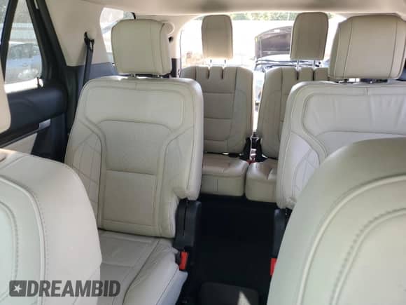 2017 Ford Explorer Platinum с VIN 1FM5K8HT1HGA16008, выставлен на аукционе Copart как лот 80396975 с пробегом 43 812 миль миль и Списание • Salvage title. История ставок и продаж доступна на DreamBid. Изображение 10.