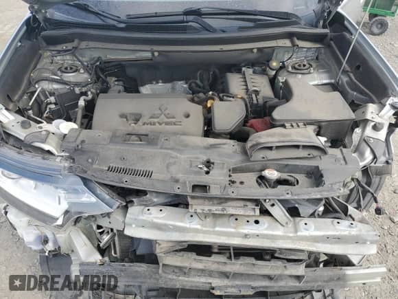 2020 Mitsubishi Outlander ES с VIN JA4AZ3A36LZ024494, выставлен на аукционе Copart как лот 72065255 с пробегом 104 831 миль миль и Списание • Salvage title. История ставок и продаж доступна на DreamBid. Изображение 12.