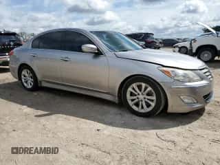 2013 Hyundai Genesis 3.8L z VIN KMHGC4DD2DU247248, wystawiony jako Copart lot #71068144 z przebiegiem 121 037 mil mil oraz Nie do naprawy • Non repairable. Historia ofert i sprzedaży dostępna na DreamBid. Obrazek 4.