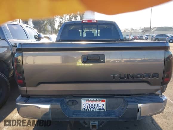 2017 Toyota Tundra SR5 with VIN 5TFRY5F12HX219154, listed as a IAAI auction lot 42014740 with 137,813 mi miles and . Bid and sale history available at DreamBid. Image 17.