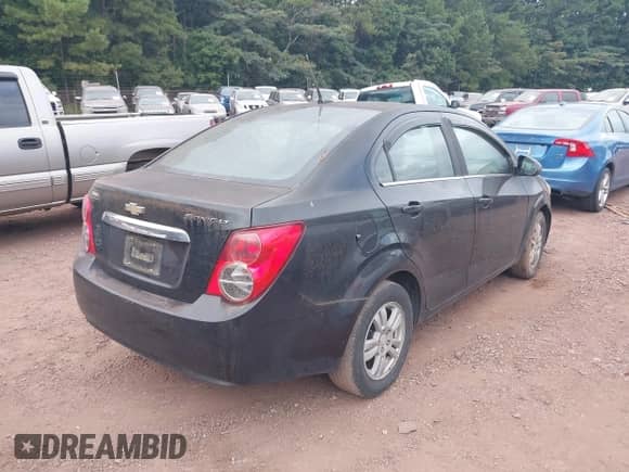 2013 Chevrolet Sonic LT с VIN 1G1JC5SH7D4239533, выставлен на аукционе IAAI как лот 42958306 с пробегом 152 419 миль миль и . История ставок и продаж доступна на DreamBid. Изображение 4.