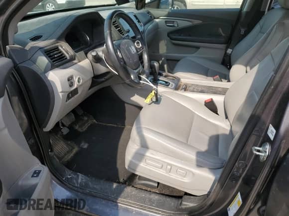 2019 Honda Pilot EX-L z VIN 5FNYF5H55KB003155, wystawiony jako Copart lot #60409415 z przebiegiem 126 082 mil mil oraz Szkoda całkowita • Salvage title. Historia ofert i sprzedaży dostępna na DreamBid. Obrazek 7.