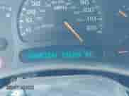 2004 Chevrolet Silverado 2500 LS z VIN 1GCGK23U44F110099, wystawiony jako IAAI lot #42840123 z przebiegiem 176 226 mil mil oraz . Historia ofert i sprzedaży dostępna na DreamBid. Obrazek 15.