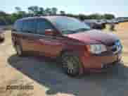 2020 Dodge Grand Caravan SXT z VIN 2C4RDGCG1LR169533, wystawiony jako Copart lot #81279955 z przebiegiem 142 475 mil mil oraz Czysty tytuł • Clean title. Historia ofert i sprzedaży dostępna na DreamBid. Obrazek 4.